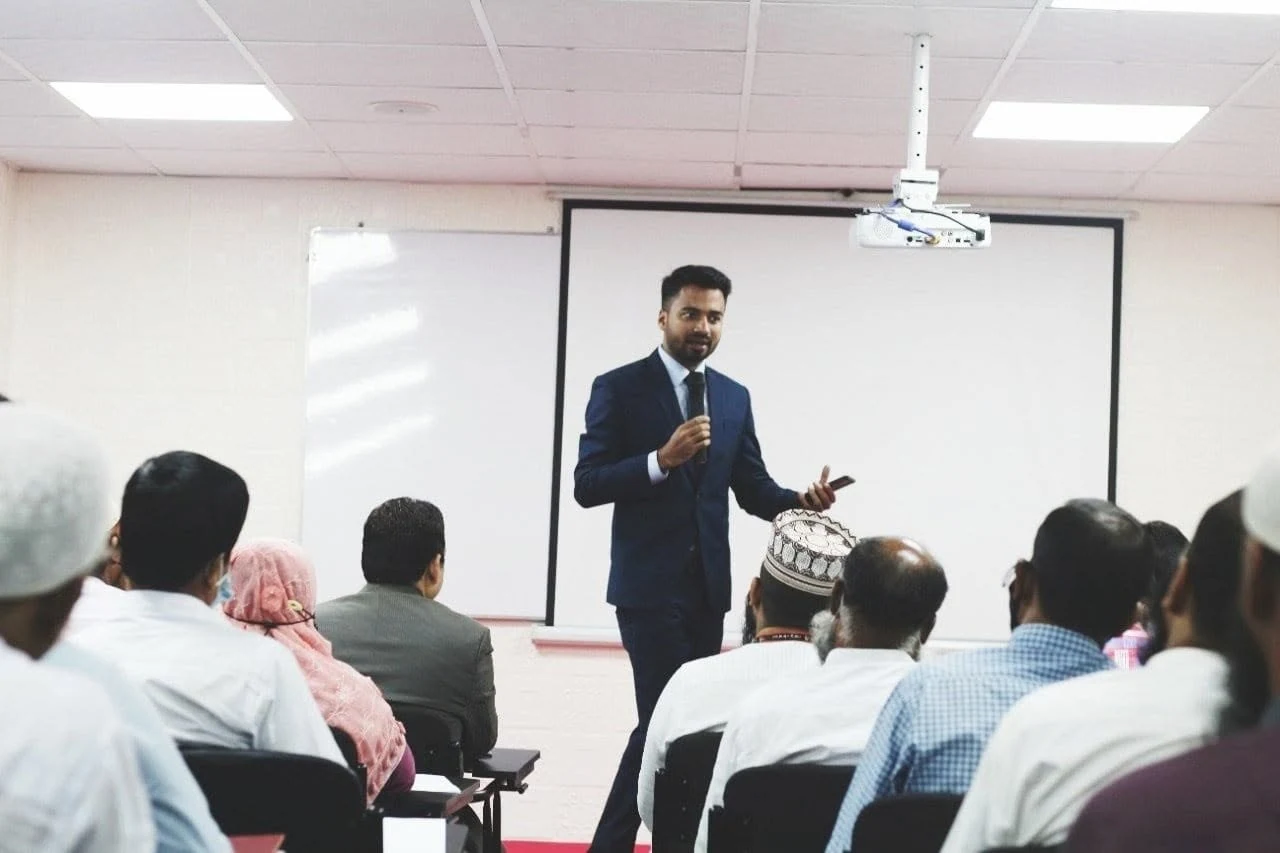 Shohag Fardin Oron leading a learning session